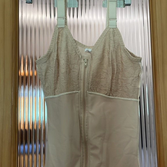 Contour MD Shapewear Nude - Picture 2 of 5